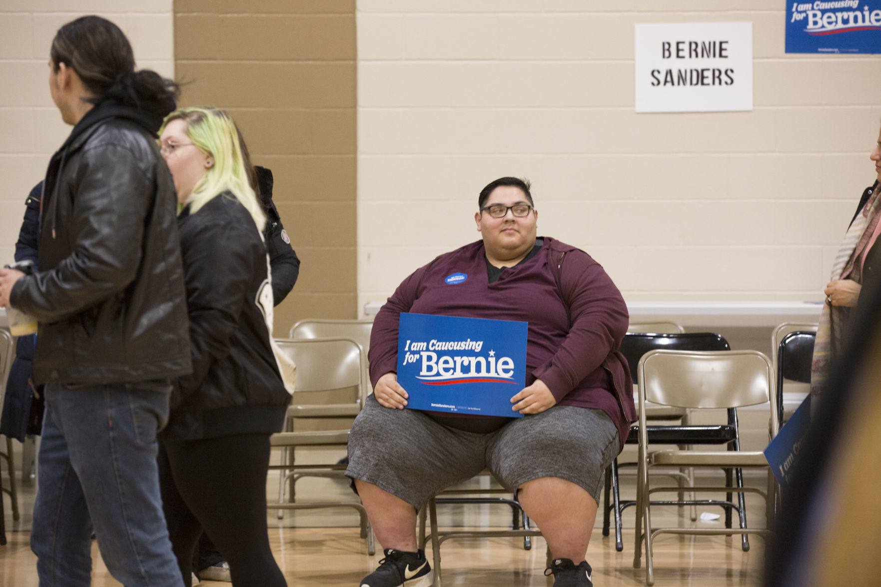 020320kw-iowa-caucus-05
